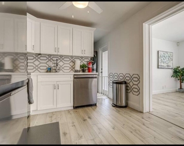 4295 Crestdale Street - Photo Thumbnail 7