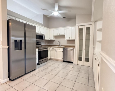 1626 Sw Buffum Lane - Photo Thumbnail 3