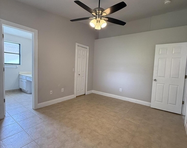 1626 Sw Buffum Lane - Photo Thumbnail 4