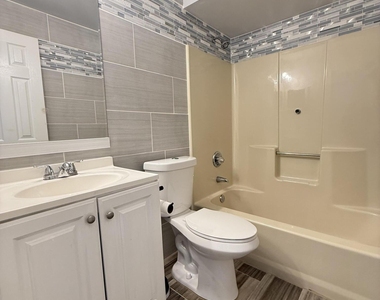 1626 Sw Buffum Lane - Photo Thumbnail 8