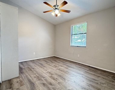 1626 Sw Buffum Lane - Photo Thumbnail 11