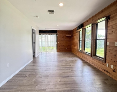 1626 Sw Buffum Lane - Photo Thumbnail 15