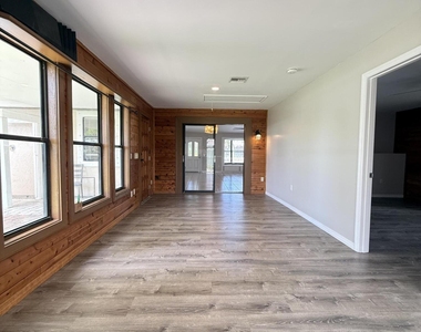 1626 Sw Buffum Lane - Photo Thumbnail 14