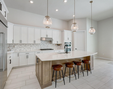 9234 Balsamo Drive - Photo Thumbnail 14