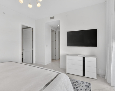 155 E Boca Raton Road - Photo Thumbnail 15