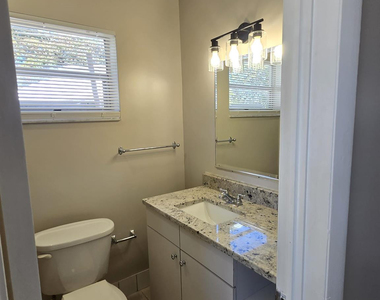581 Ne 34th Court - Photo Thumbnail 6