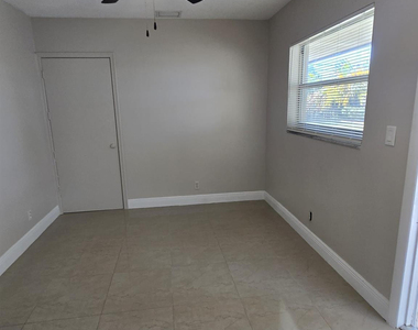 581 Ne 34th Court - Photo Thumbnail 8