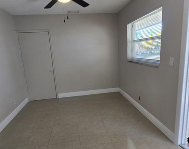 581 Ne 34th Court - Photo Thumbnail 7