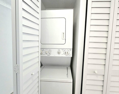 213 Lake Pointe Drive - Photo Thumbnail 7