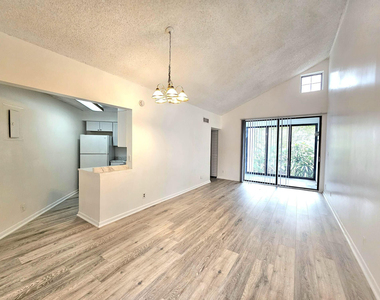 213 Lake Pointe Drive - Photo Thumbnail 6