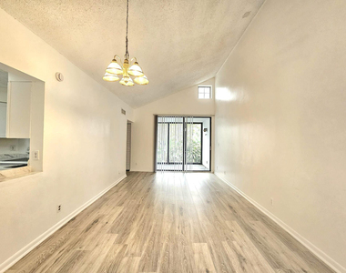 213 Lake Pointe Drive - Photo Thumbnail 2