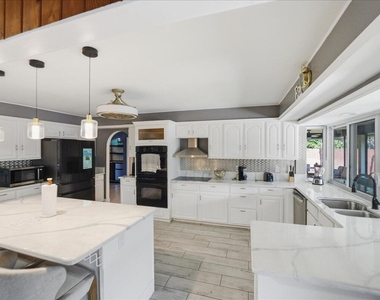 1326 Sw Bartell Avenue - Photo Thumbnail 33
