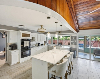 1326 Sw Bartell Avenue - Photo Thumbnail 30