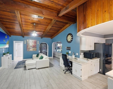 1326 Sw Bartell Avenue - Photo Thumbnail 17