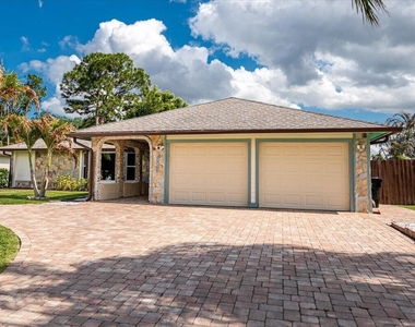 1326 Sw Bartell Avenue - Photo Thumbnail 4