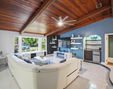 1326 Sw Bartell Avenue - Photo Thumbnail 9