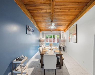 1326 Sw Bartell Avenue - Photo Thumbnail 12