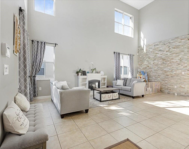 2316 Sw 127th Avenue - Photo Thumbnail 2