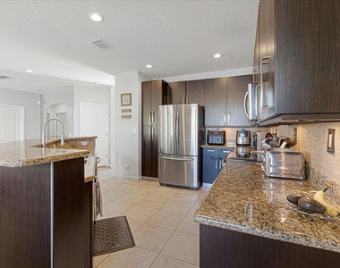 2316 Sw 127th Avenue - Photo Thumbnail 12