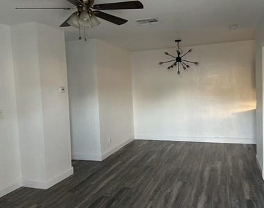 4628 Sw 32nd Drive - Photo Thumbnail 1