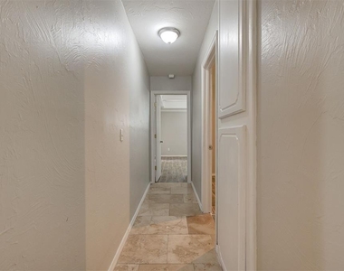 8521 Nw 121st Street - Photo Thumbnail 17