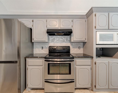8521 Nw 121st Street - Photo Thumbnail 13