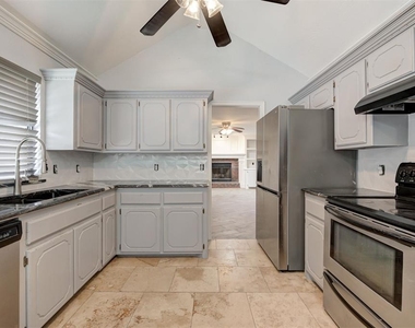 8521 Nw 121st Street - Photo Thumbnail 11