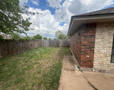 8521 Nw 121st Street - Photo Thumbnail 26
