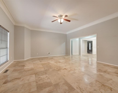 8521 Nw 121st Street - Photo Thumbnail 4
