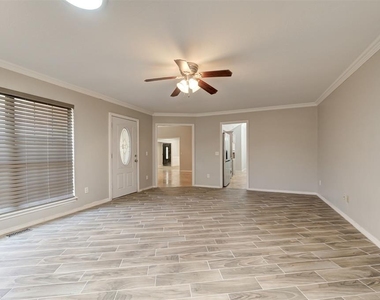 8521 Nw 121st Street - Photo Thumbnail 7