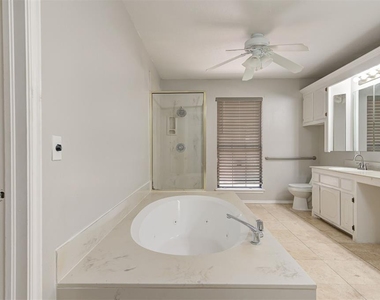 8521 Nw 121st Street - Photo Thumbnail 26