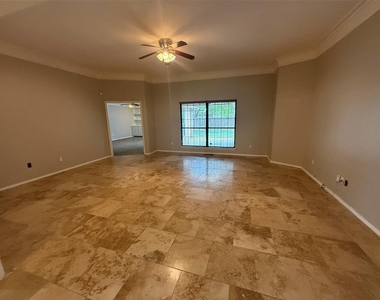 8521 Nw 121st Street - Photo Thumbnail 2
