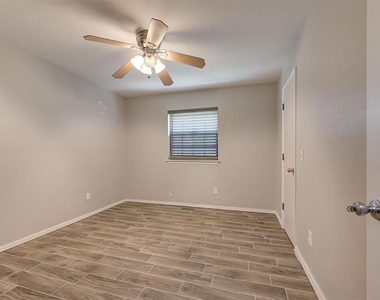 8521 Nw 121st Street - Photo Thumbnail 30