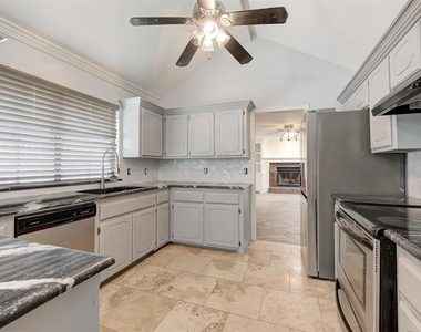 8521 Nw 121st Street - Photo Thumbnail 10