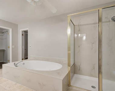 8521 Nw 121st Street - Photo Thumbnail 25