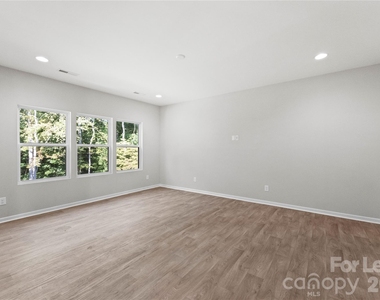 1211 Laurel Woods Drive - Photo Thumbnail 17