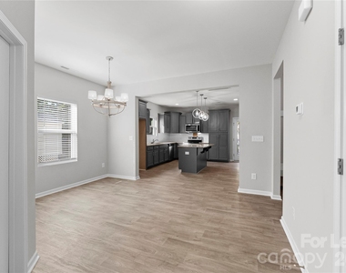 1211 Laurel Woods Drive - Photo Thumbnail 2