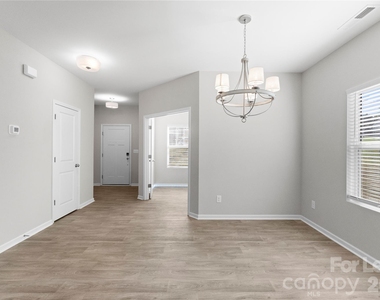 1211 Laurel Woods Drive - Photo Thumbnail 8