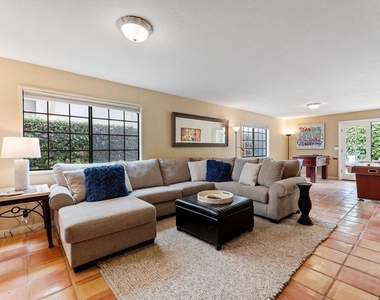 4850 Amalfi Way - Photo Thumbnail 3