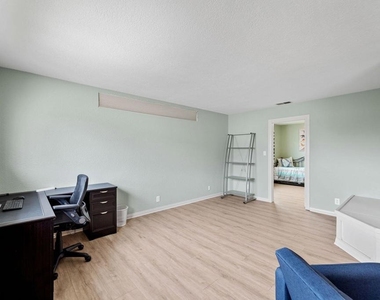 4850 Amalfi Way - Photo Thumbnail 29