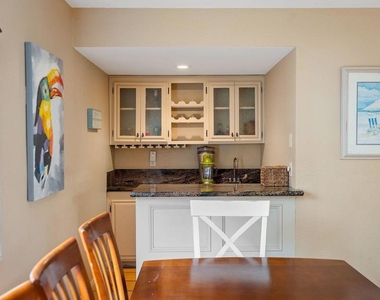 4850 Amalfi Way - Photo Thumbnail 12