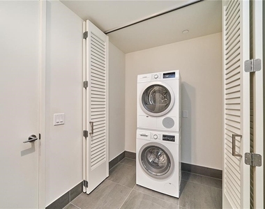 889 Francisco - Photo Thumbnail 63