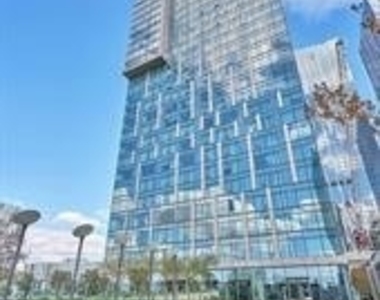 889 Francisco - Photo Thumbnail 3