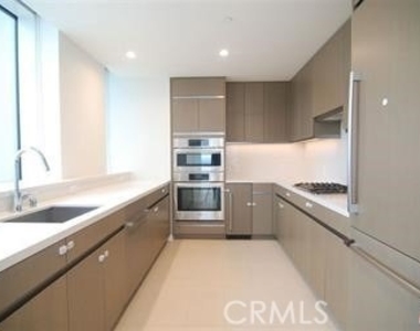 889 Francisco - Photo Thumbnail 20