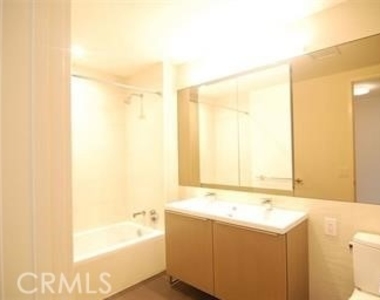 889 Francisco - Photo Thumbnail 26