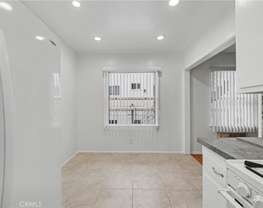 1037 N Curson - Photo Thumbnail 14