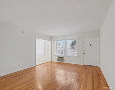 1037 N Curson - Photo Thumbnail 6