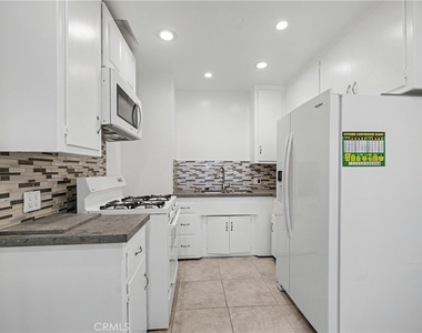 1037 N Curson - Photo Thumbnail 11