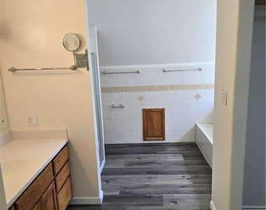 25317 Avenida Ronada - Photo Thumbnail 32