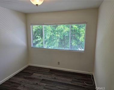 25317 Avenida Ronada - Photo Thumbnail 39
